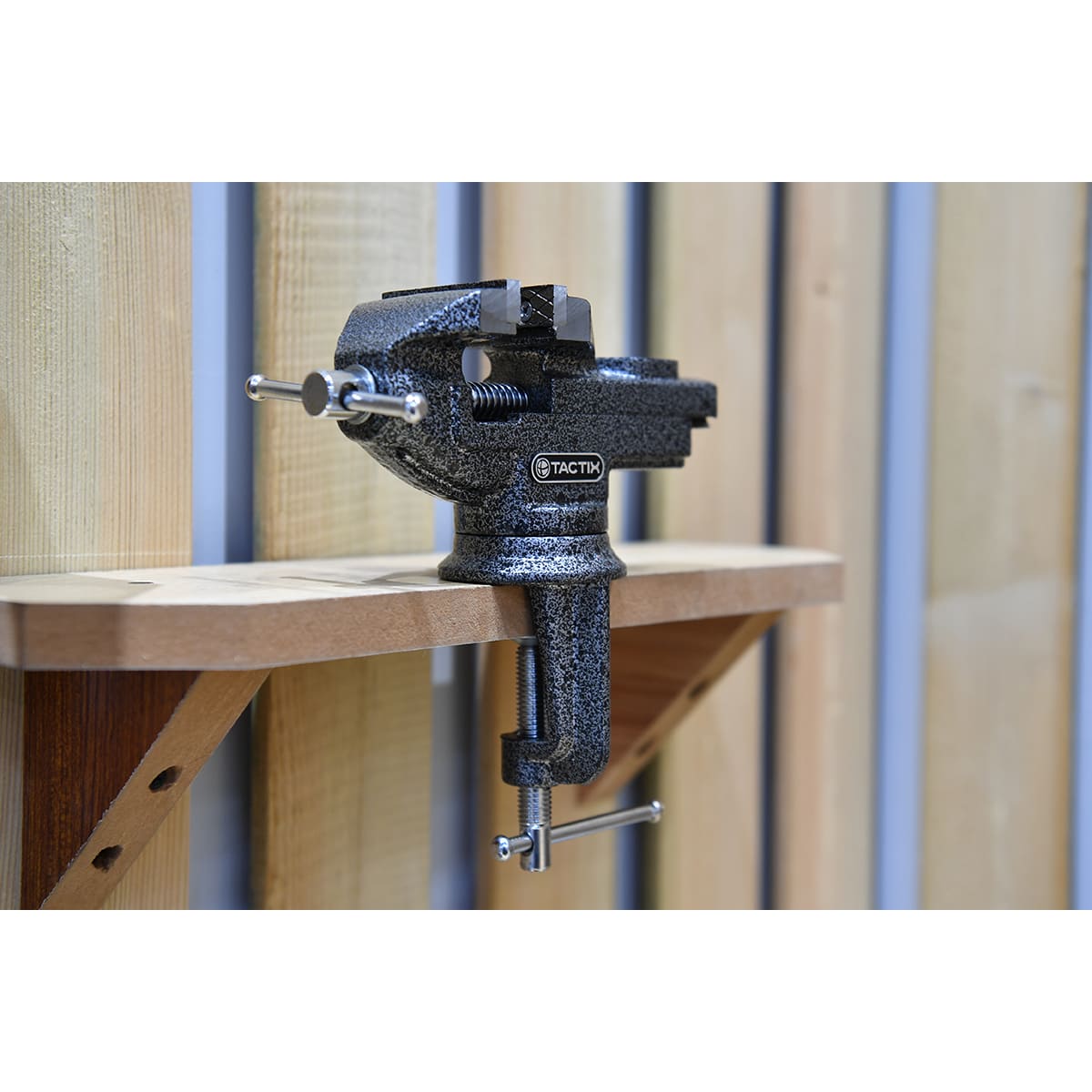 Tornillo de Banco Tactix Base Giratoria 60MM (2-1/2IN) image number null