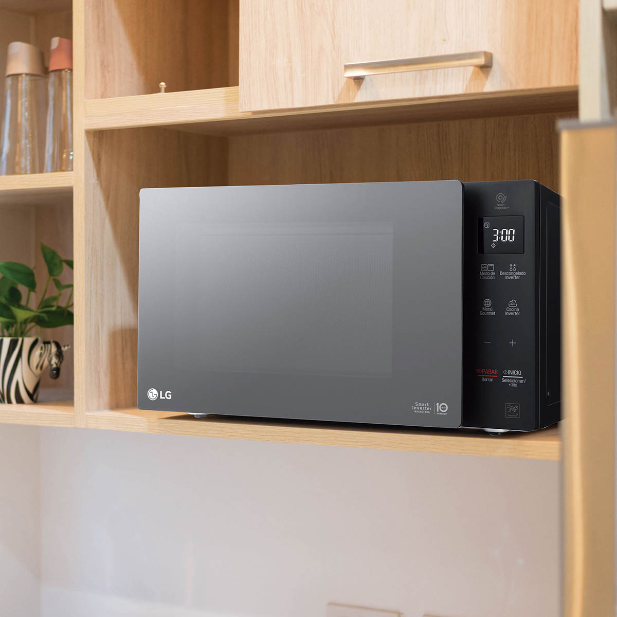 Horno de Microondas LG  NeoChef Smart Inverter con Grill Negro image number null